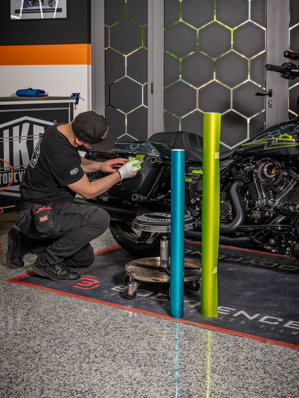 Applicazione wrapping su una moto